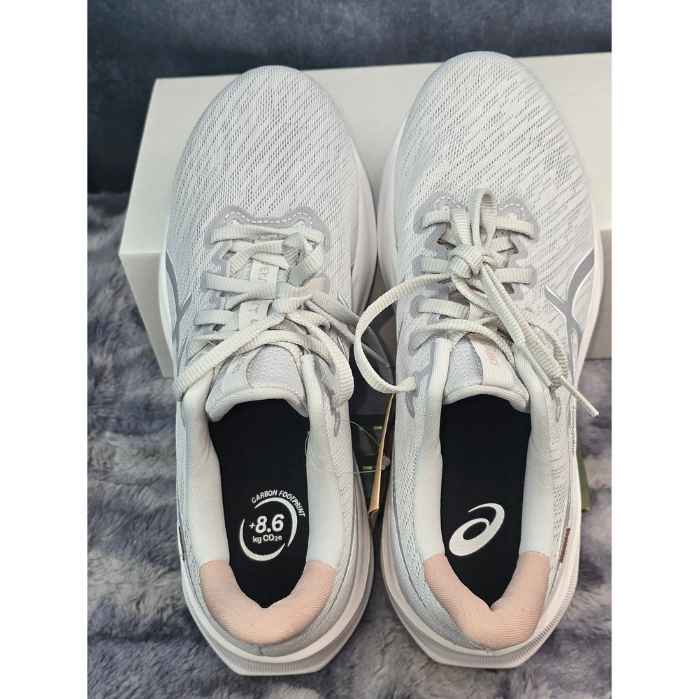 NWT ASICS Versablast 4 in Concrete/White Running Shoes Women Size 8.5 - Picture 4 of 7